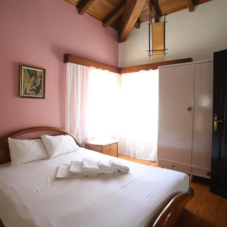 Traditional House On Rock *